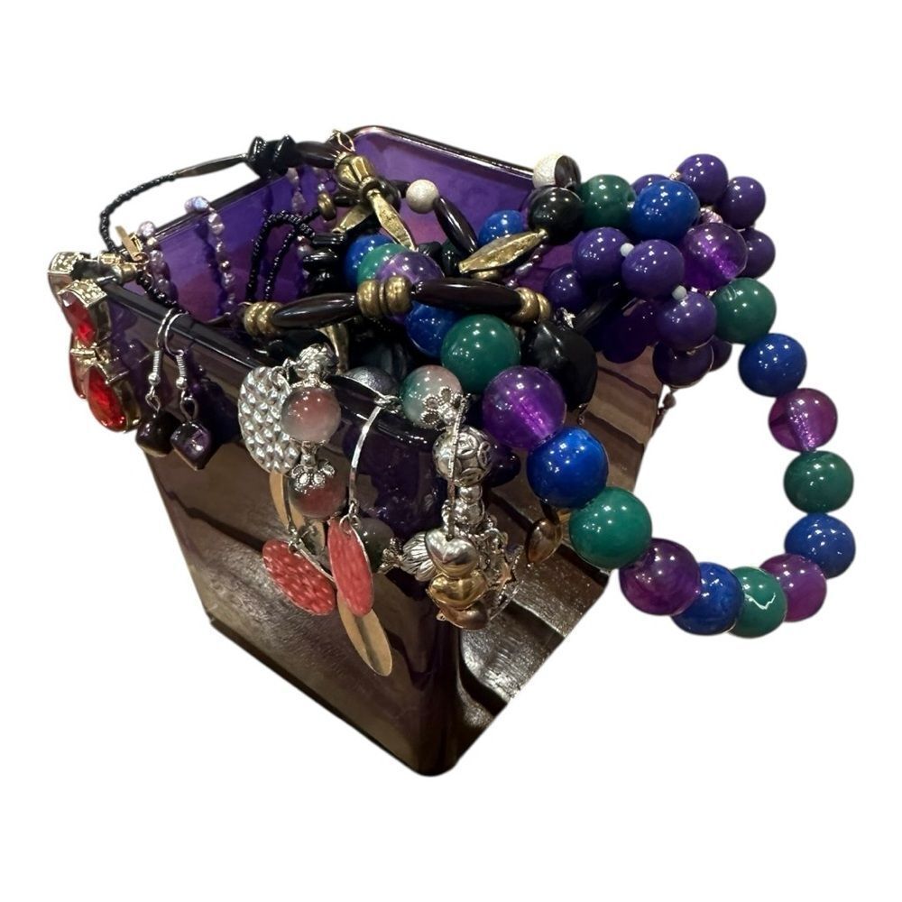 Estate Vintage to now chains & Beaded pieces mixed lot wearable or craftable - Picture 6 of 12